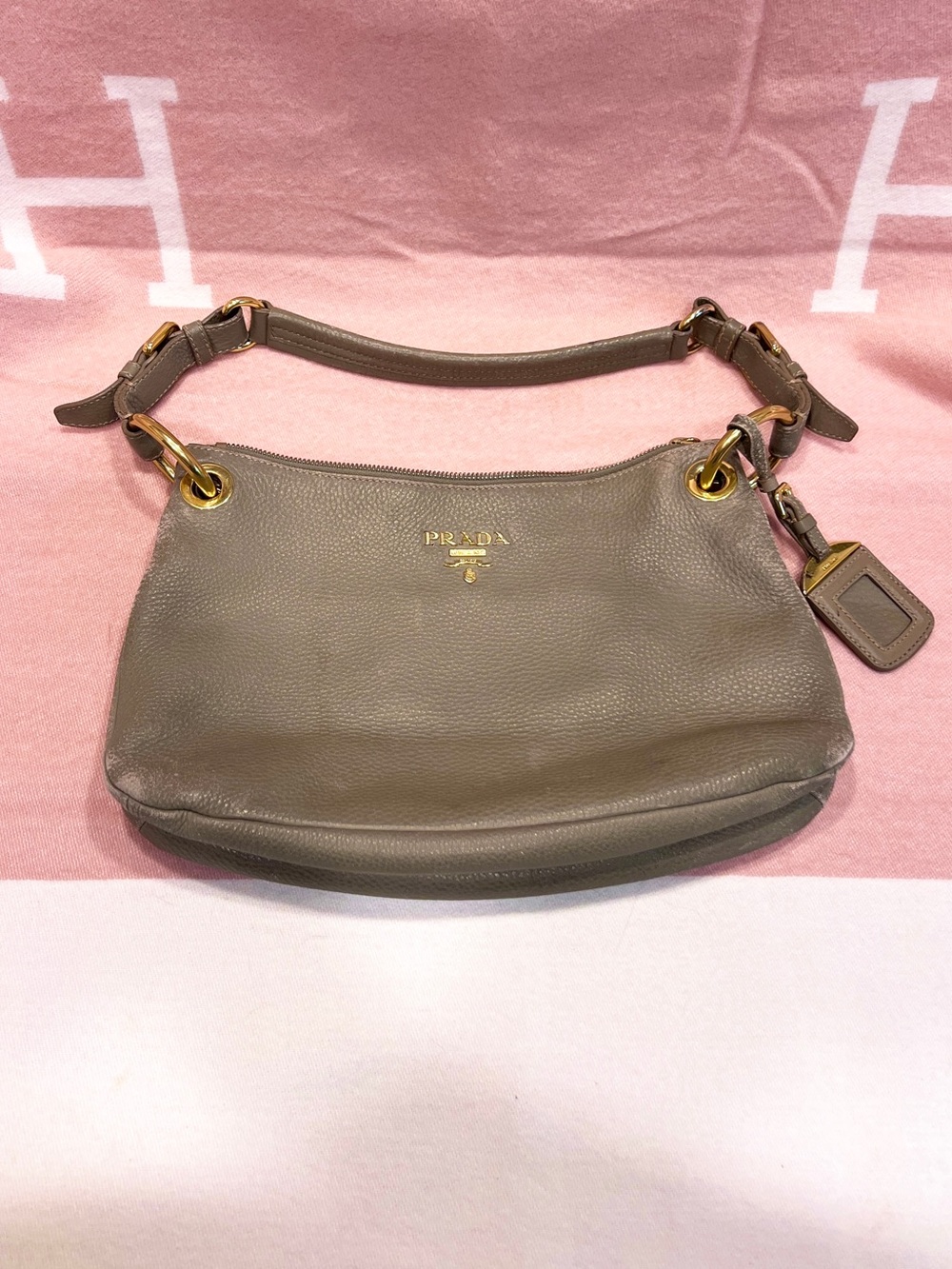 Prada🌟 Olive-Taupe Pebbled Leather Shoulder Bag with Gold Hardware - Picture 3 of 13